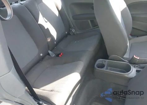 2013 Volkswagen Beetle 2.5L Entry z USA, uszkodzony, nr VIN 3VWFP7AT7DM636499